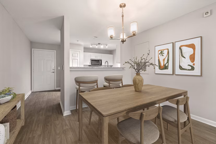 dining room at Heritage Apartments 