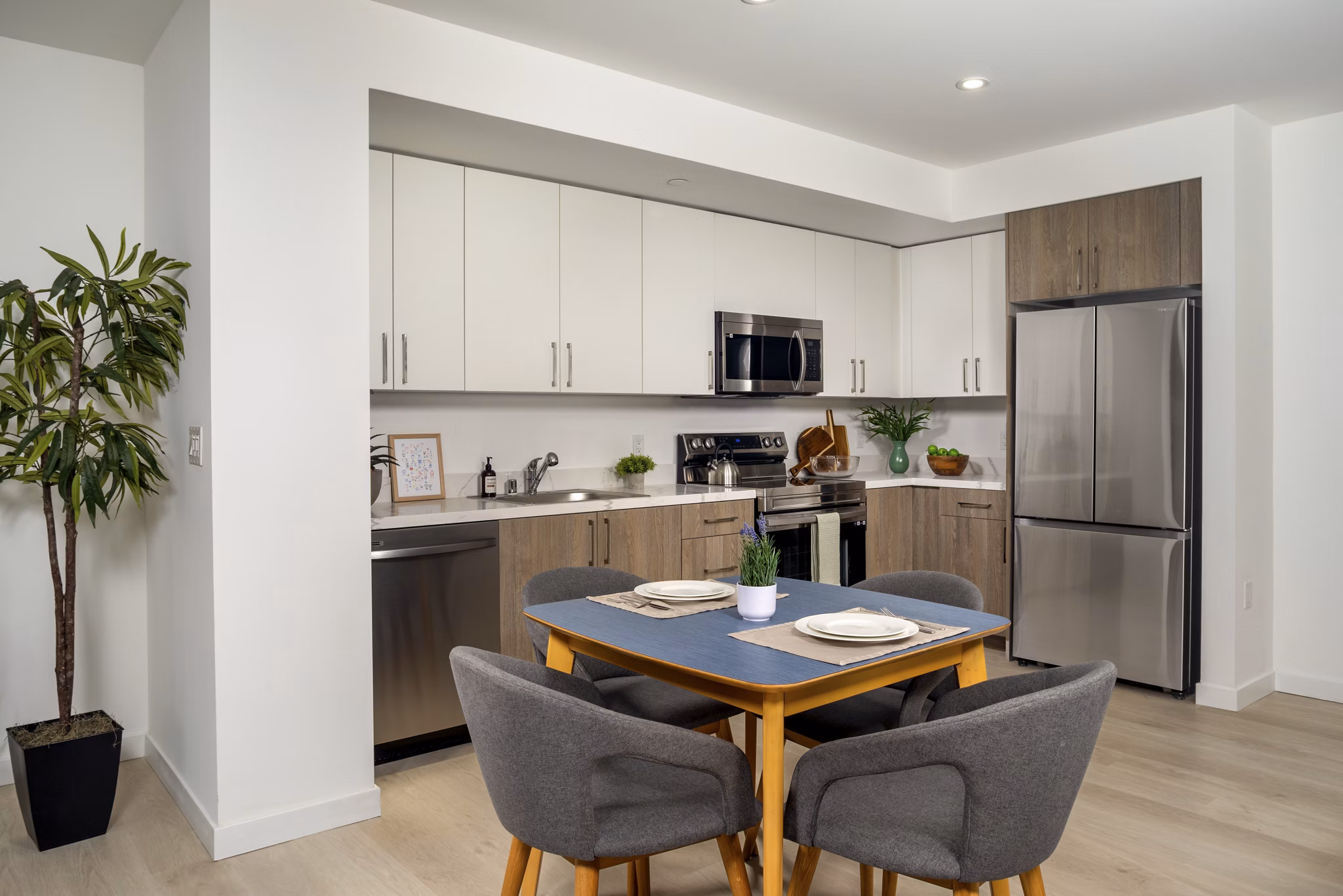 dining room at West 5th LA Apartments