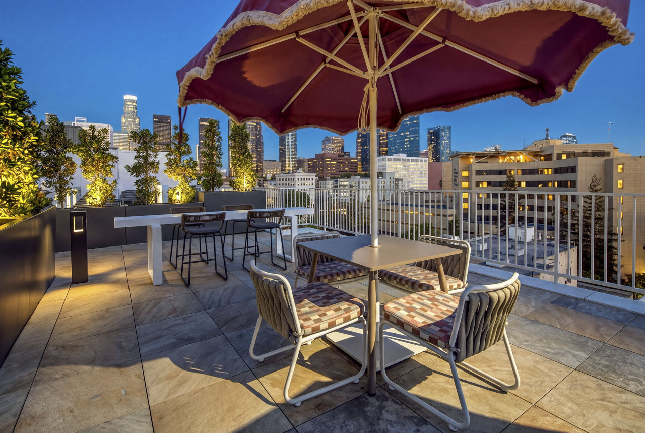 Roof deck at West 5Th La (6 of 7)