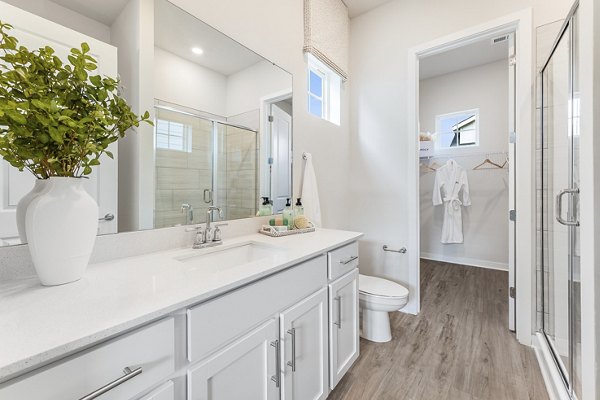 bathroom at Yardly Mount Dora Apartment Homes