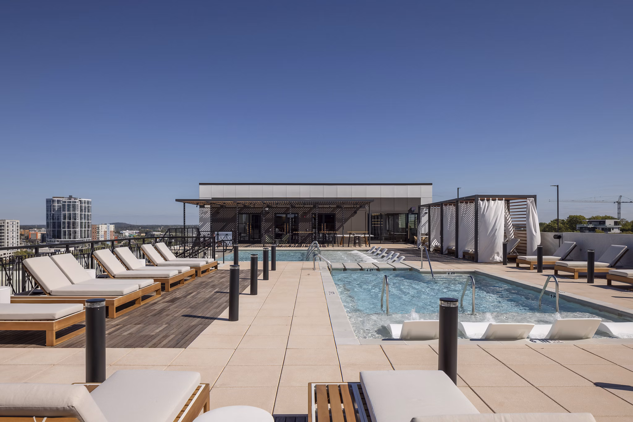 pool at Alta Rochelle Apartments