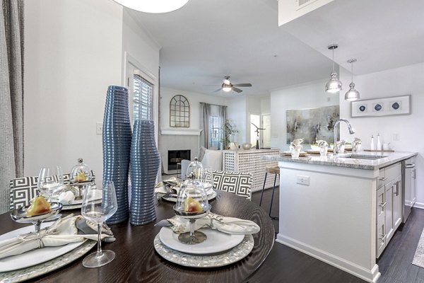 dining room at Town Center Crossing Apartments