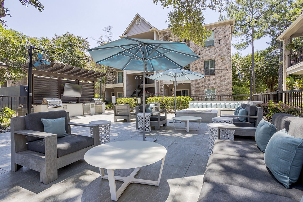 Grill area at Town Center Crossing (1 of 2)