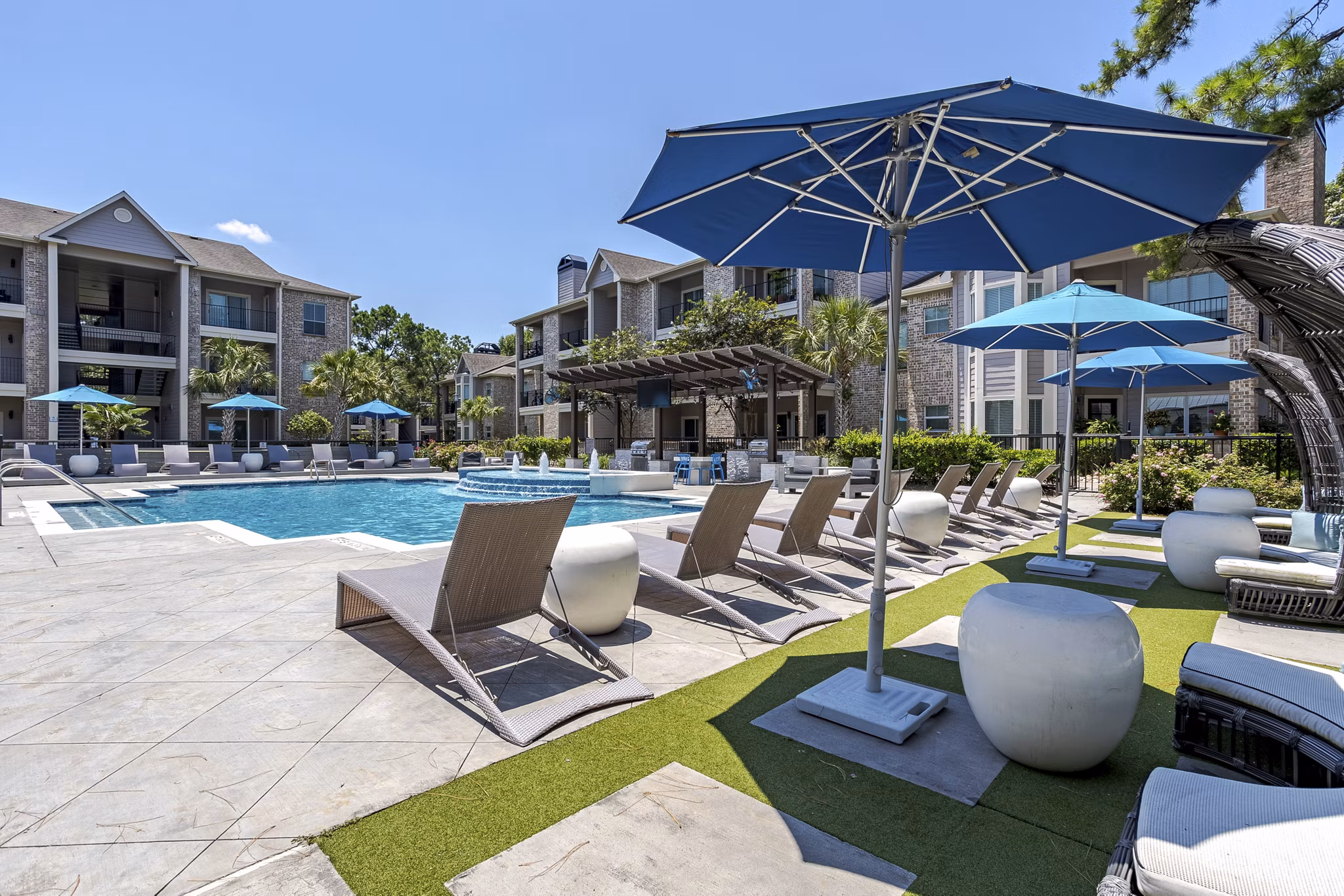 pool at Town Center Crossing Apartments