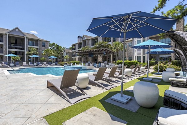 pool at Town Center Crossing Apartments