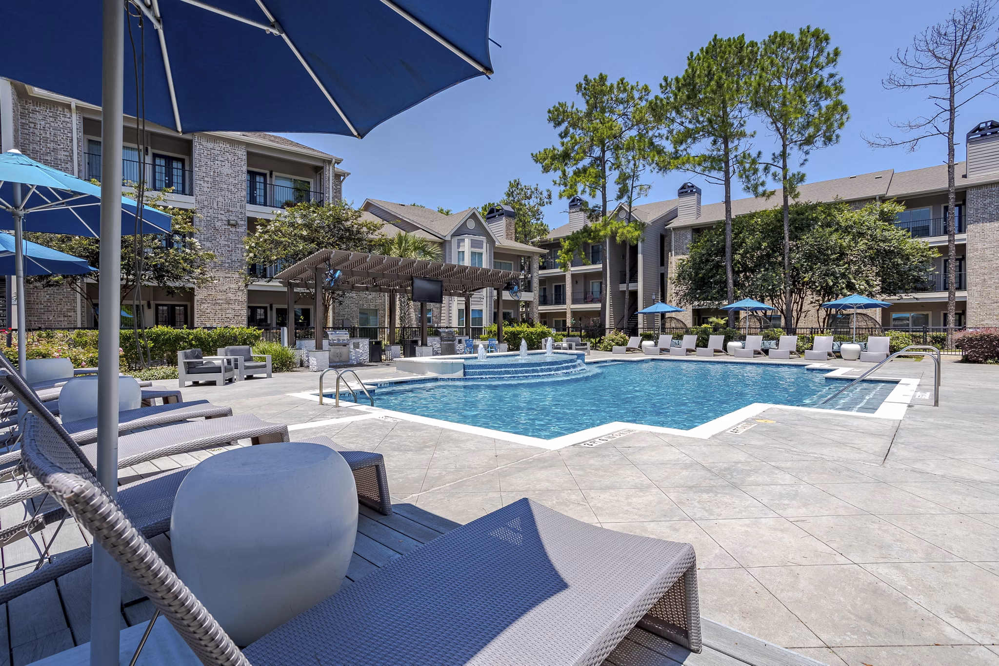 pool at Town Center Crossing Apartments