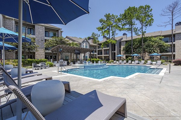 pool at Town Center Crossing Apartments