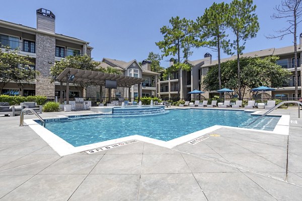 pool at Town Center Crossing Apartments