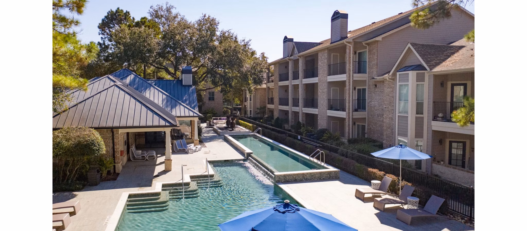 pool at Town Center Crossing Apartments