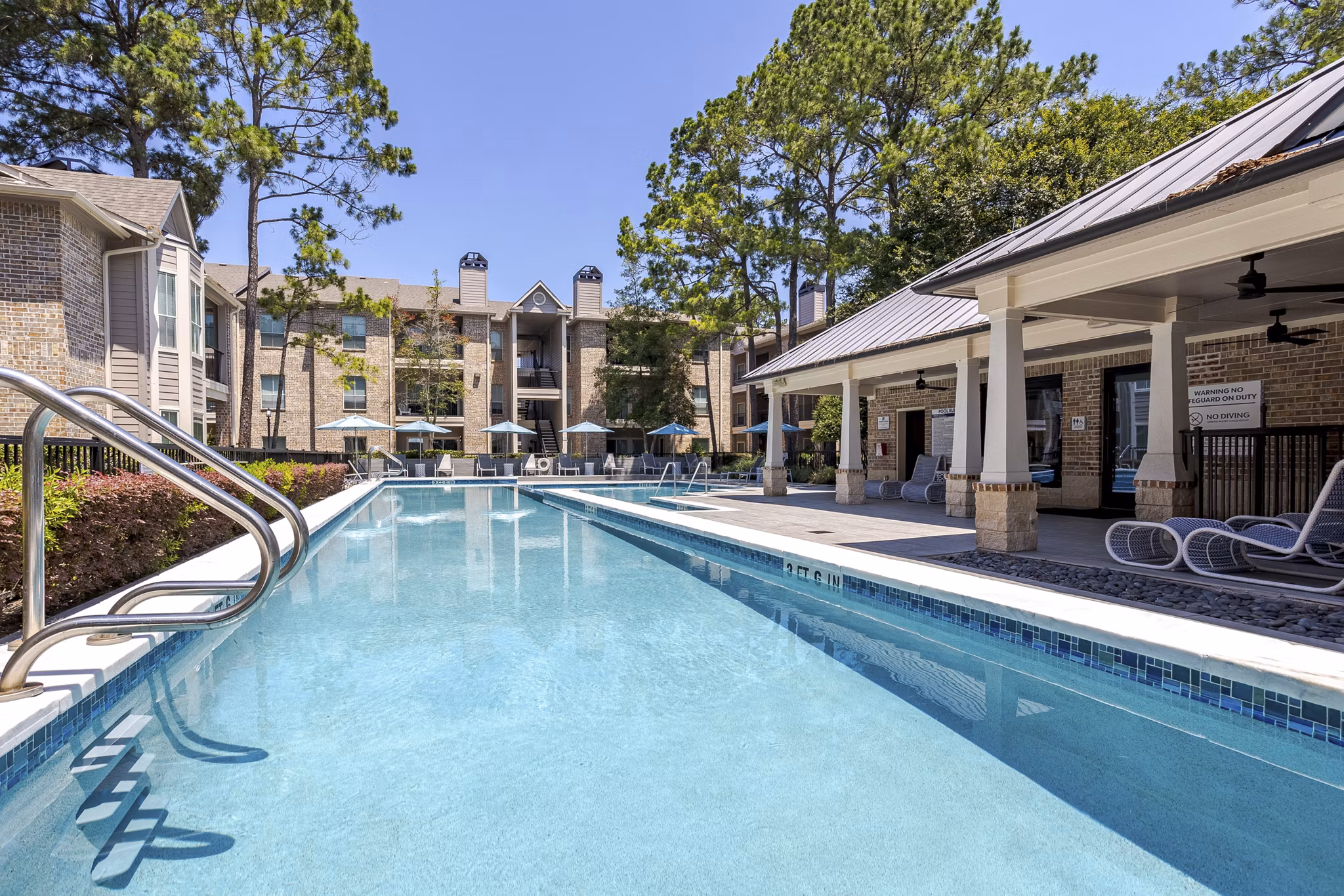 pool at Town Center Crossing Apartments