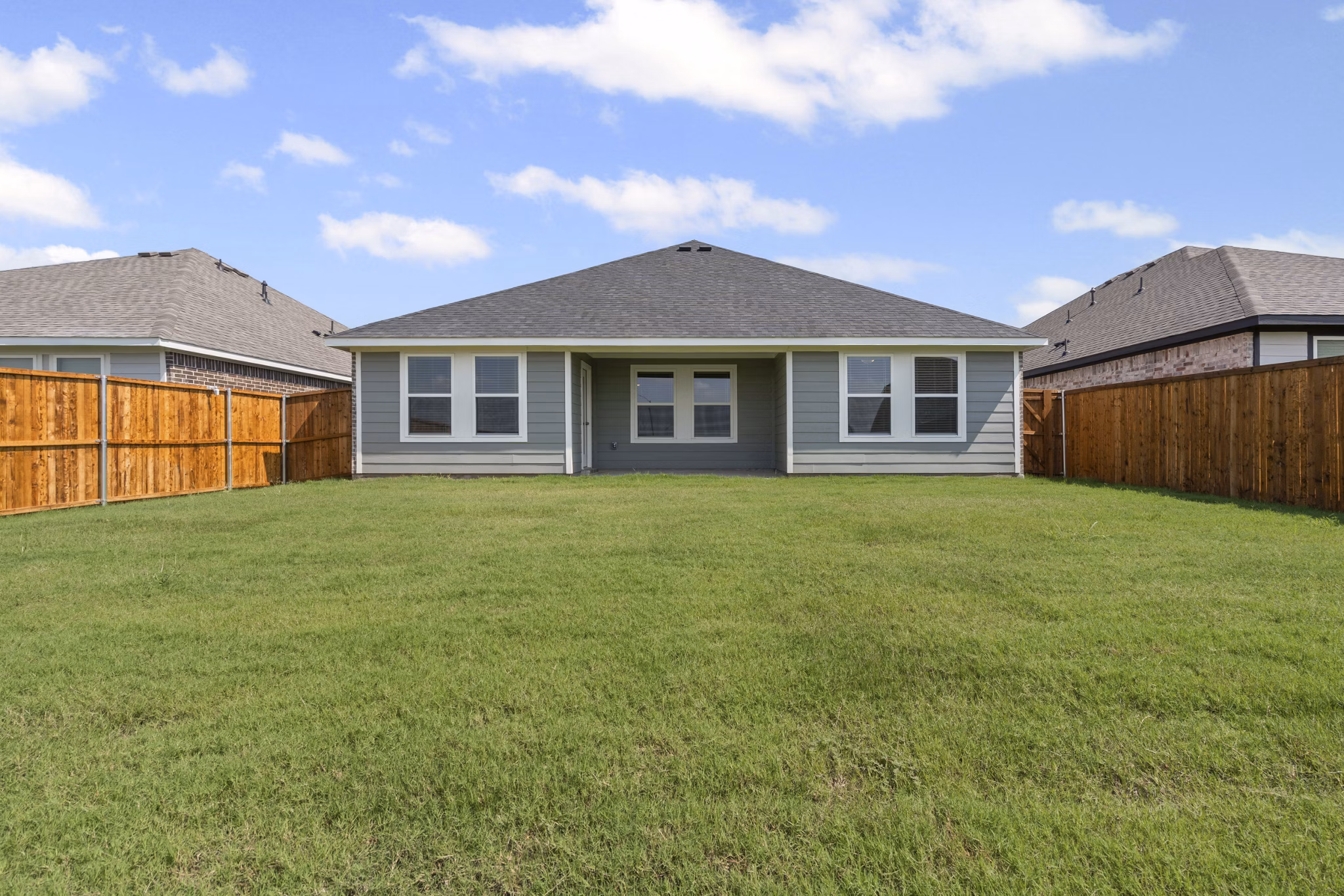 building at Meadowlark at Wildflower Ranch Apartments