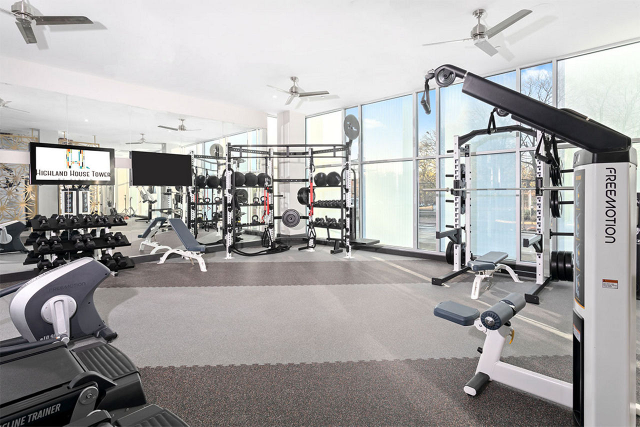 Gym at Highland House Tower (2 of 4)