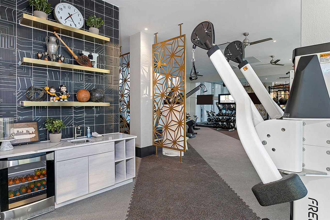 Gym at Highland House Tower (4 of 4)