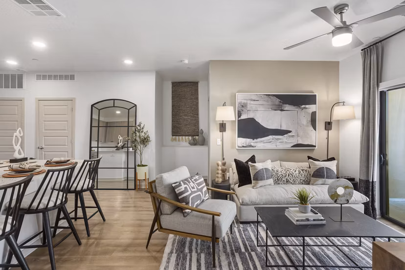 living room at Alta 87 Apartments 