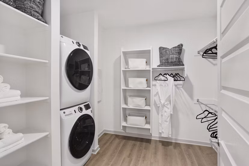 laundry facility at Alta 87 Apartments 