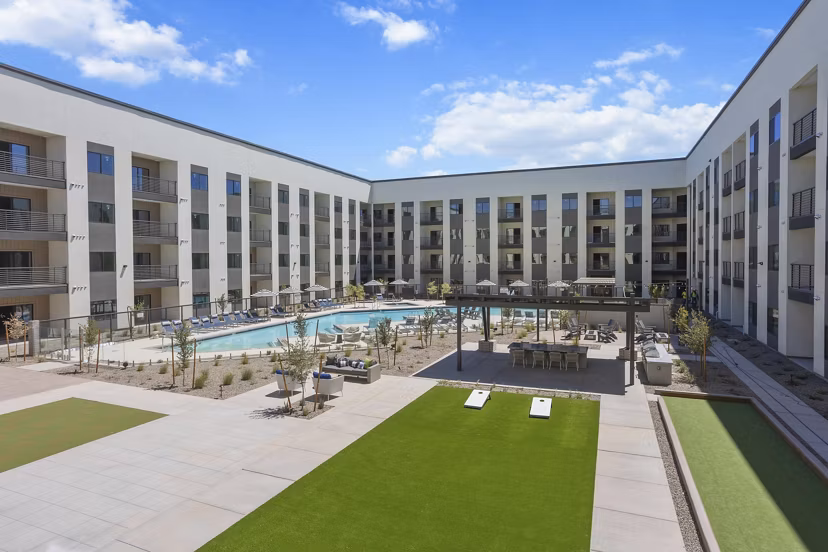 dog park at Alta 87 Apartments 