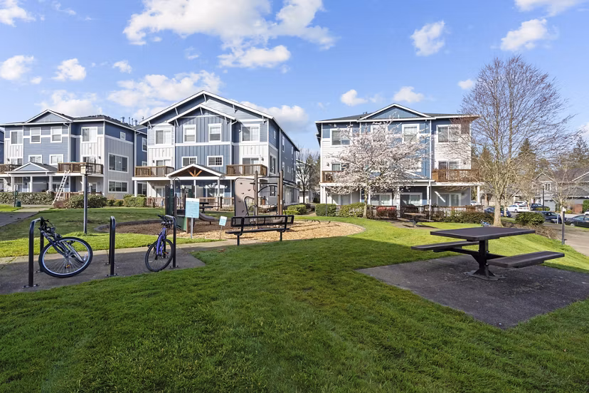 playground at Creekview Crossing Apartments