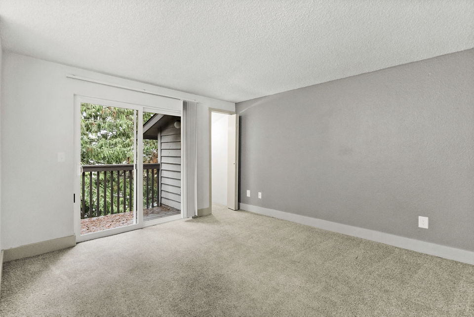 living room at Lodge at Madrona Apartments