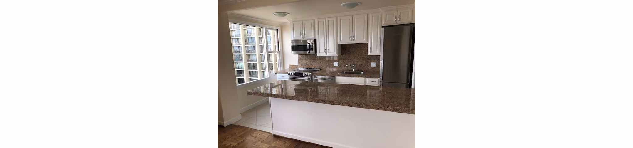 kitchen at 1000 Green Apartments