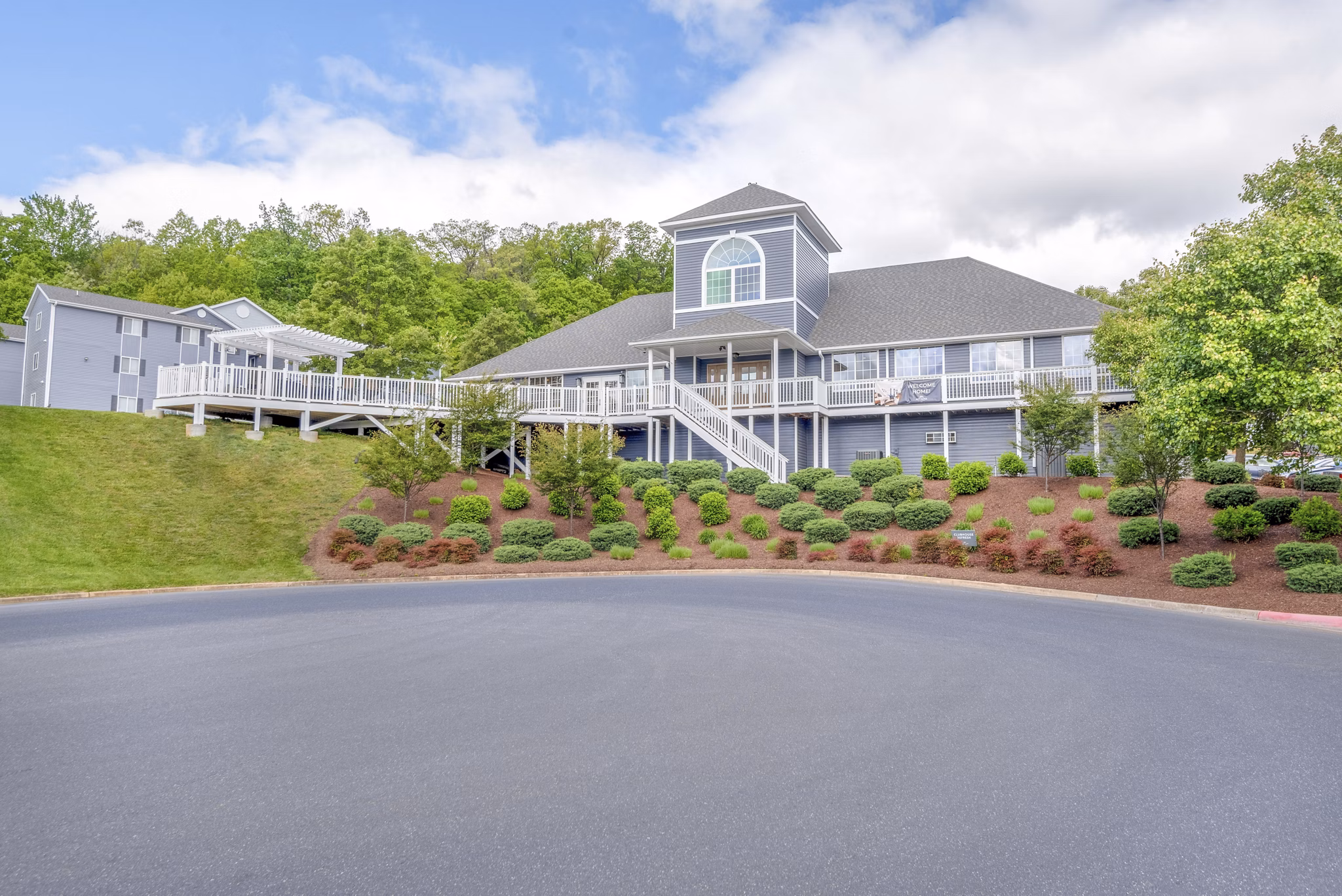 building at Arcadia Harrisonburg Apartments