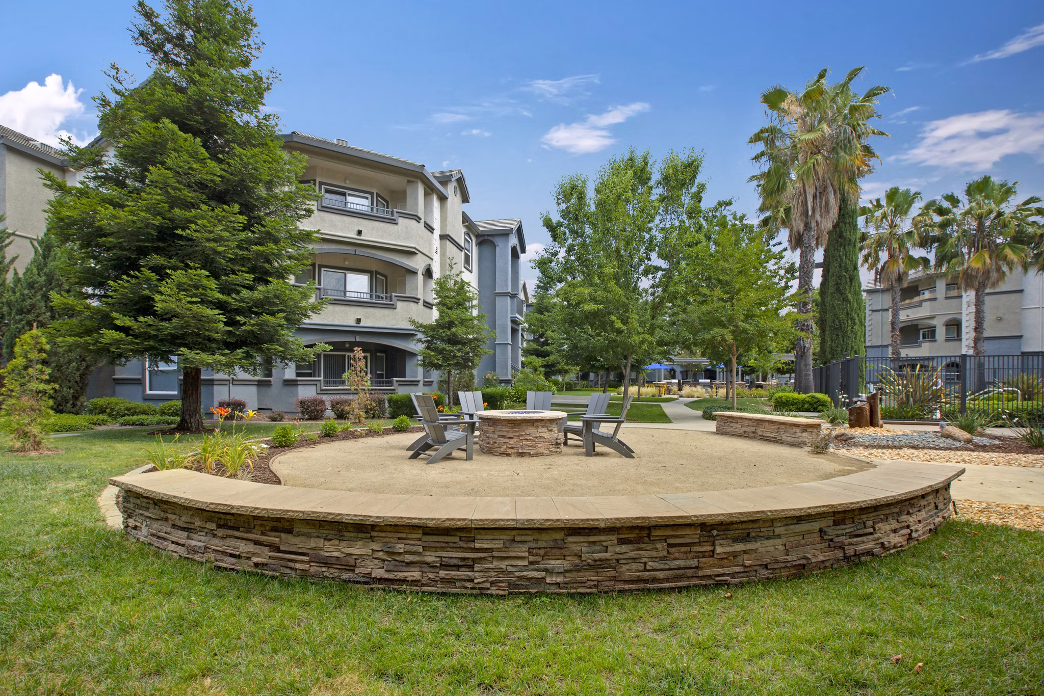 exterior at Broadleaf Apartments