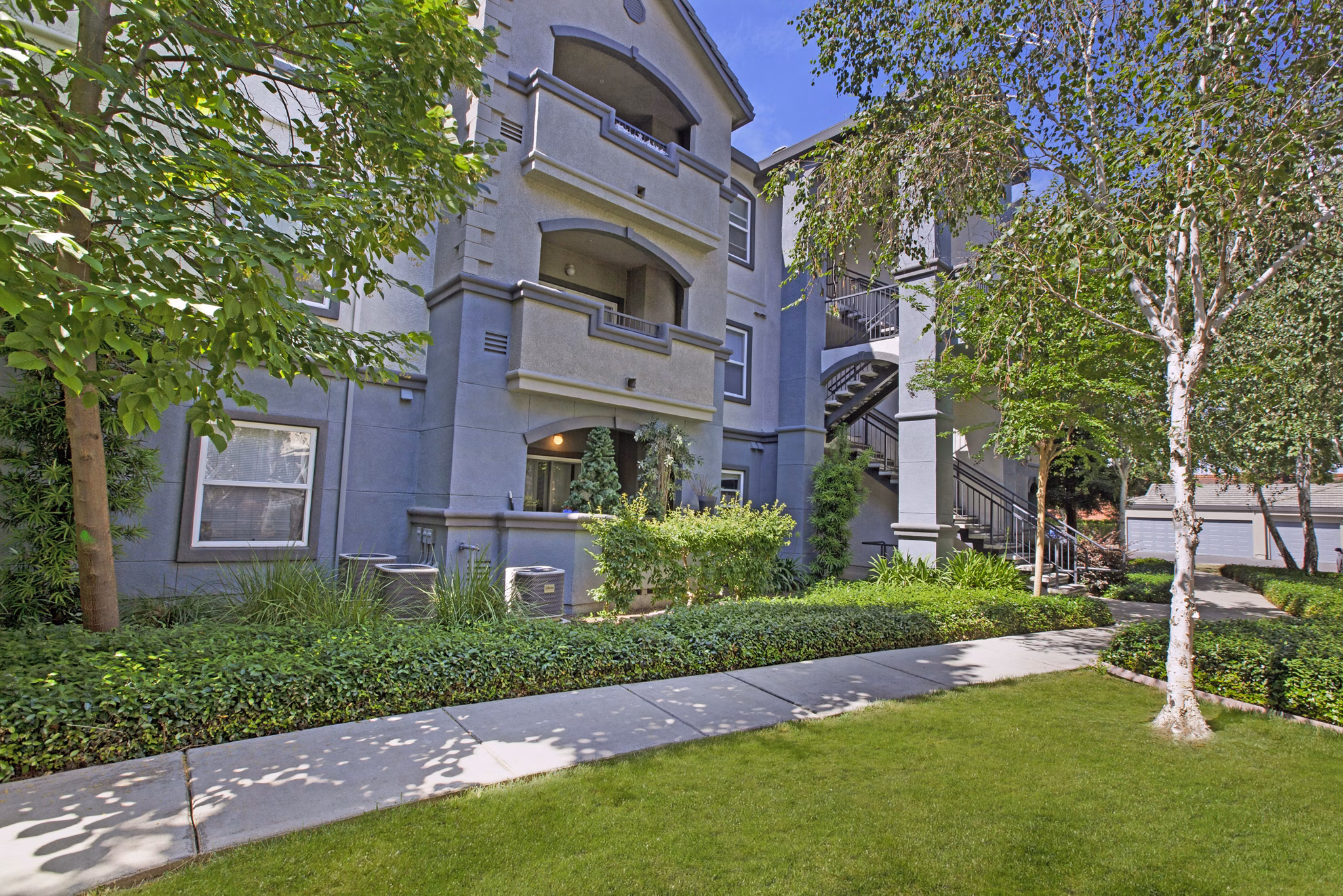exterior at Broadleaf Apartments