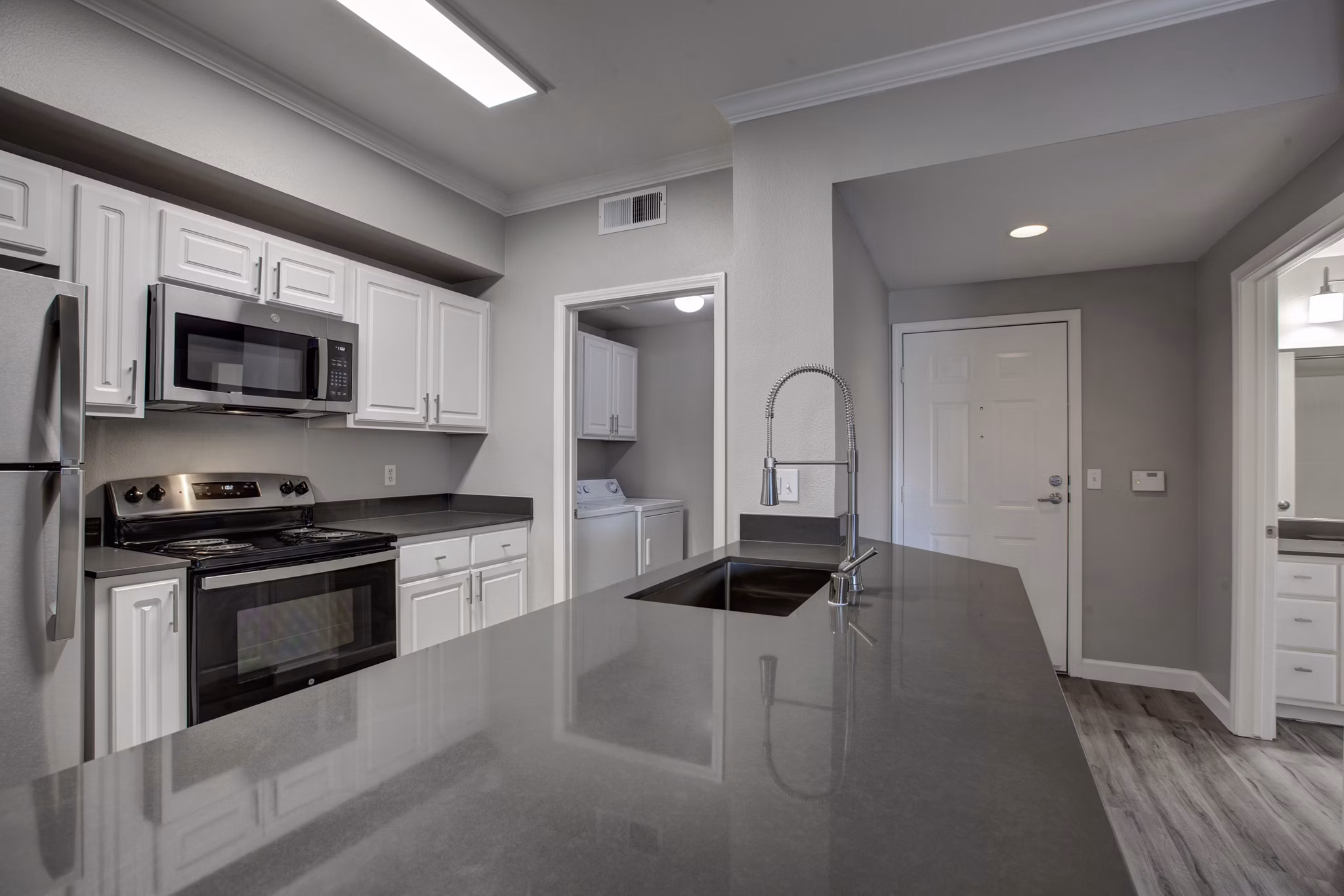 kitchen at Broadleaf Apartments