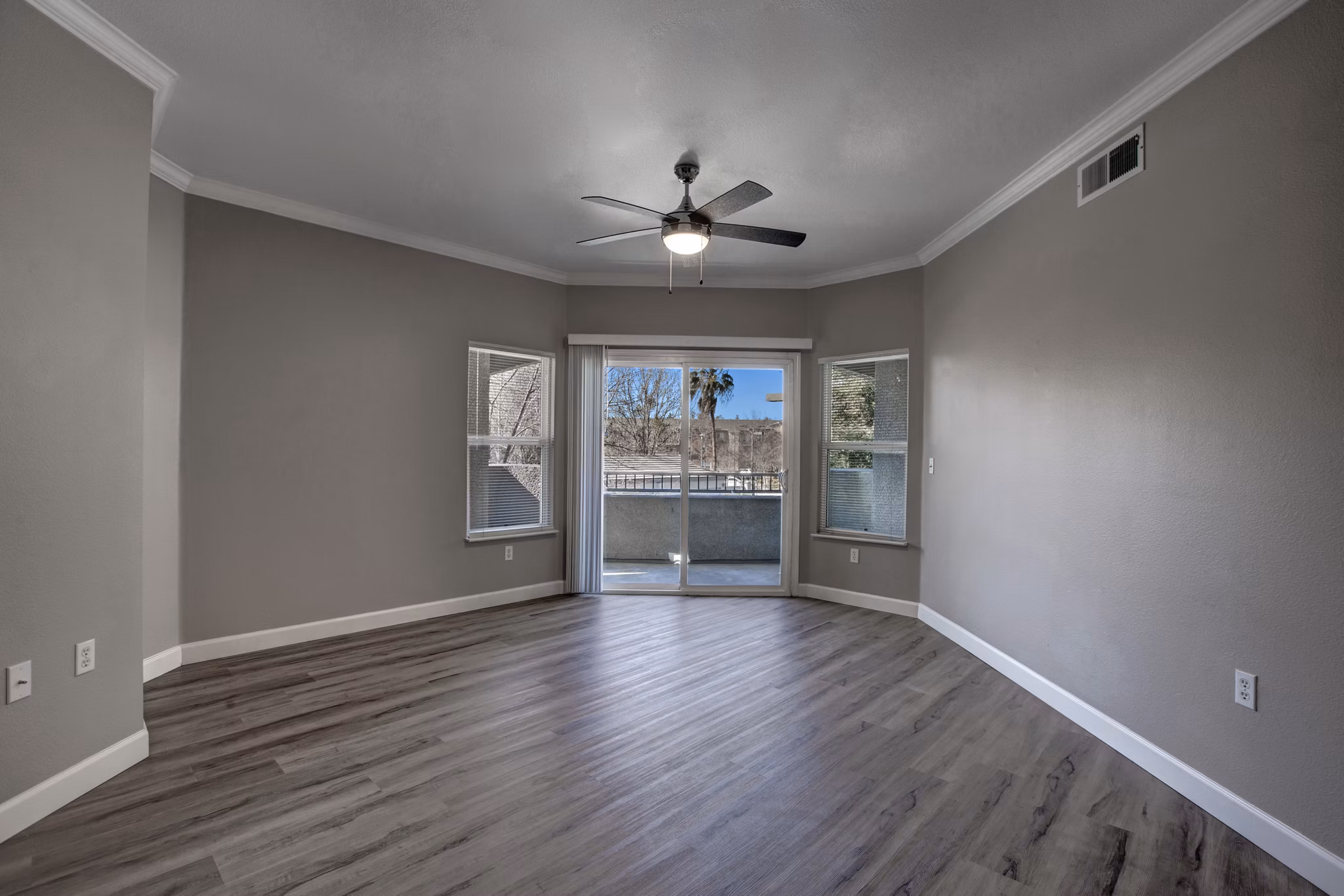 living room at Broadleaf Apartments