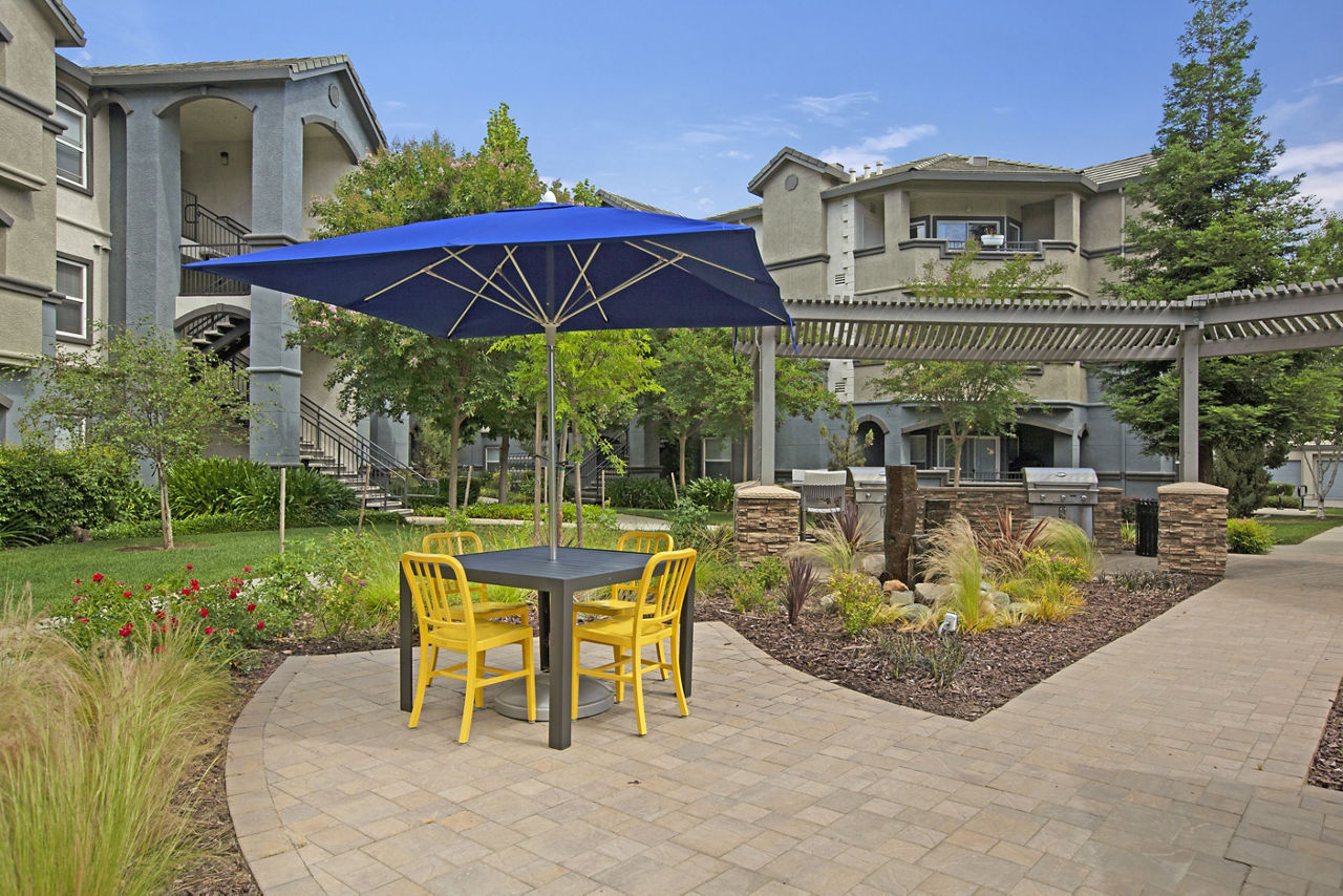 Grill area at Broadleaf Apartments (3 of 5)
