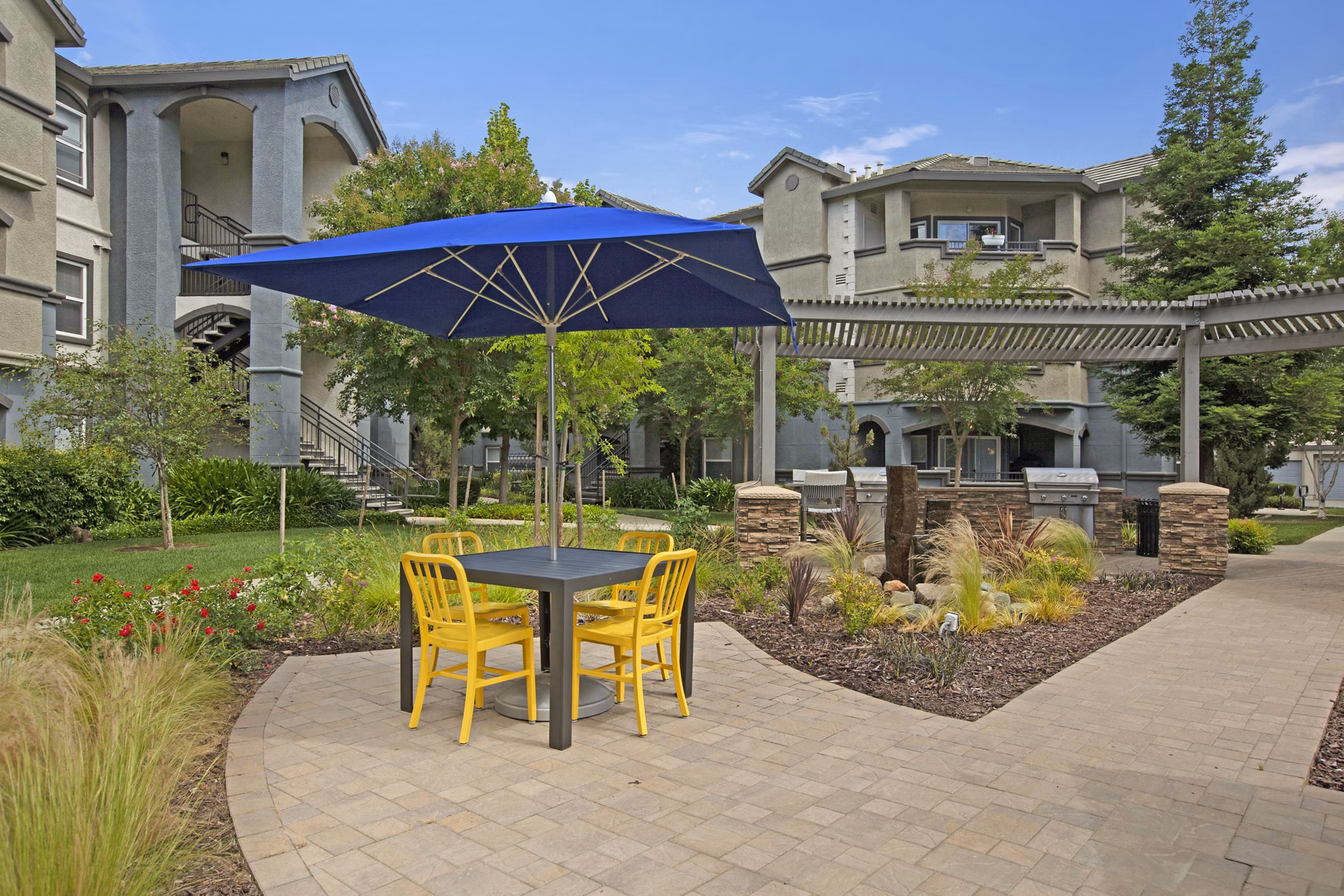 grill area at Broadleaf Apartments