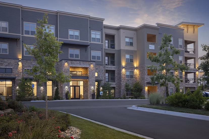 building at Cyan Southcreek Apartments