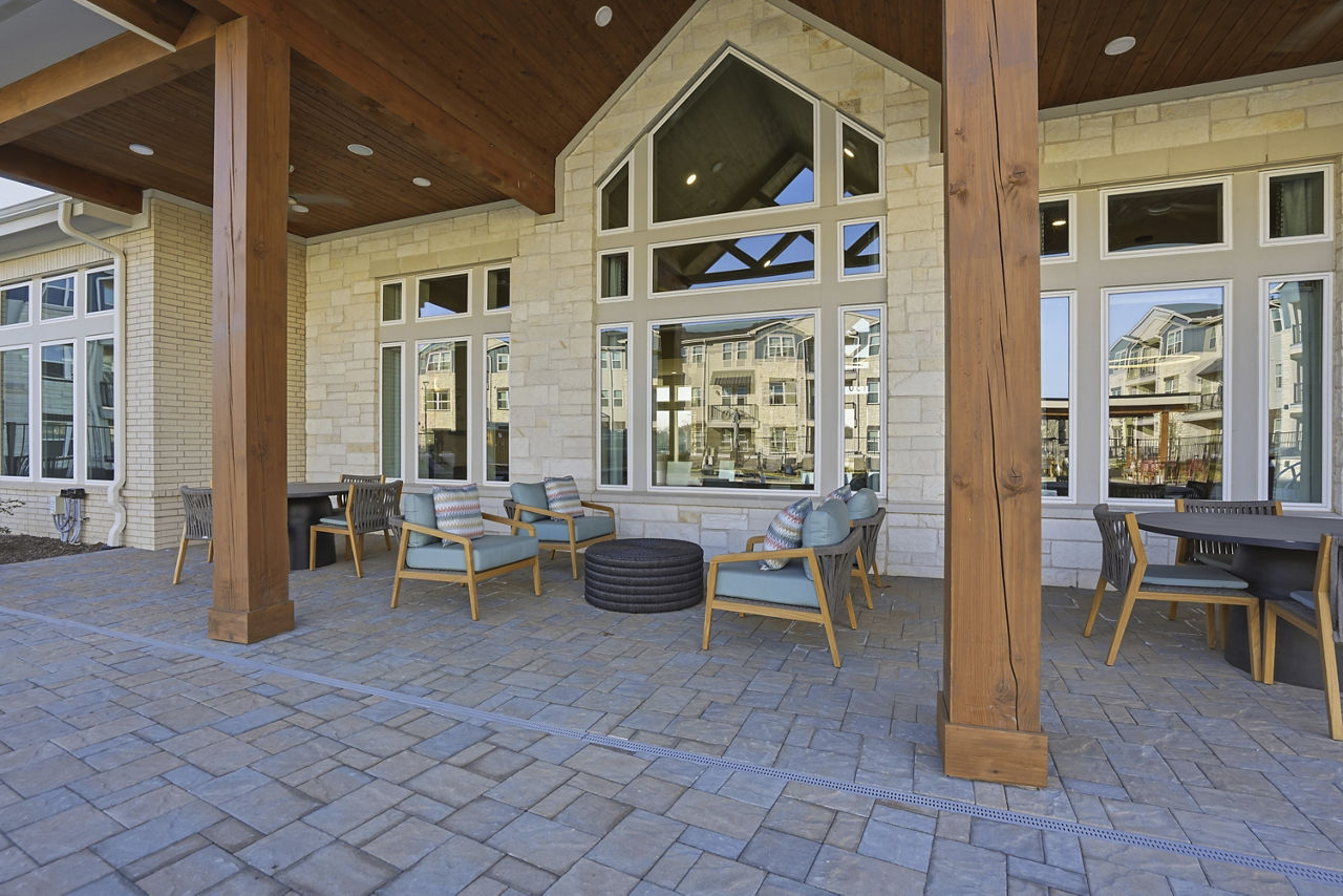 Lounge at The Westlyn (1 of 2)