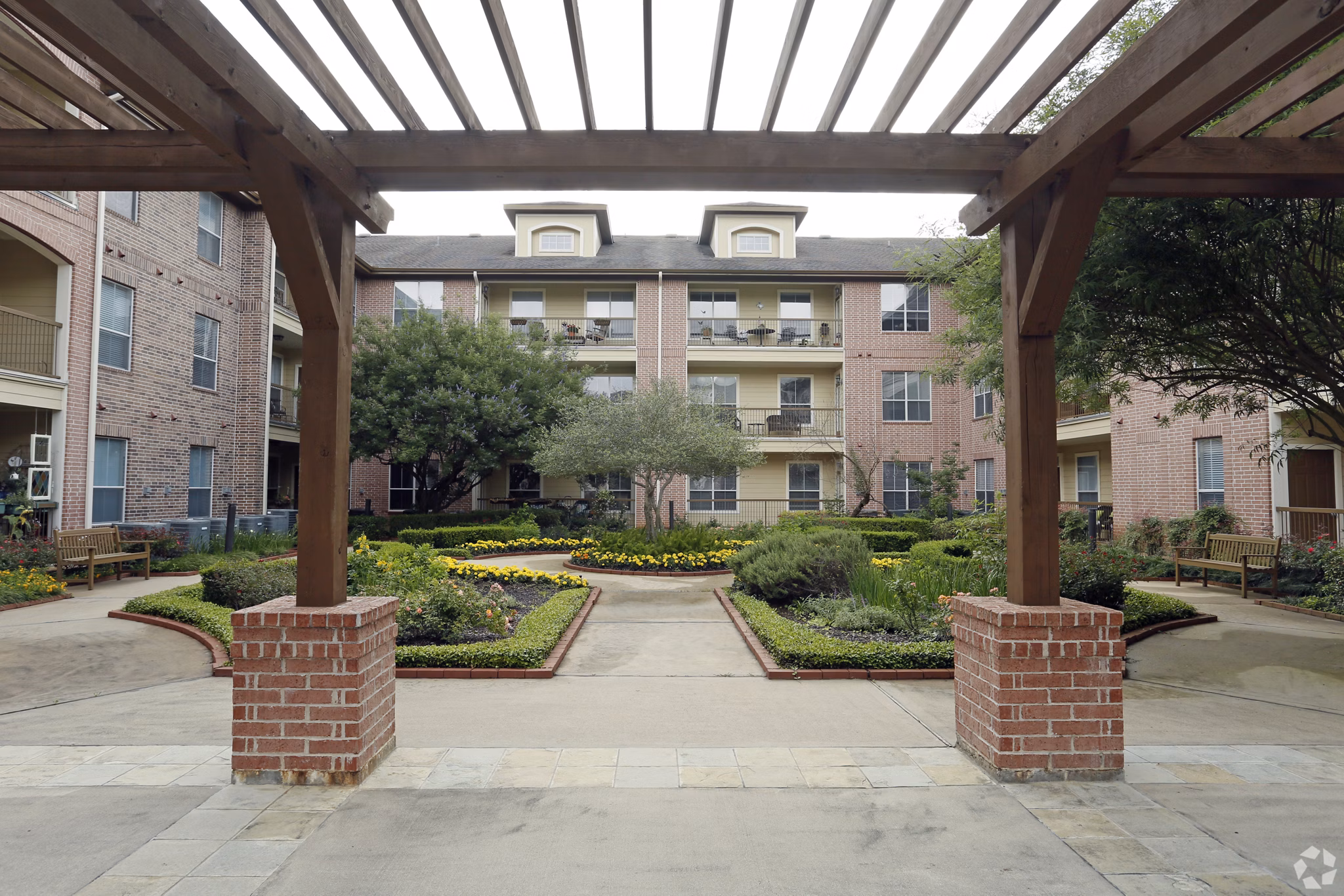 building/exterior at Elate Royal Oaks Apartments