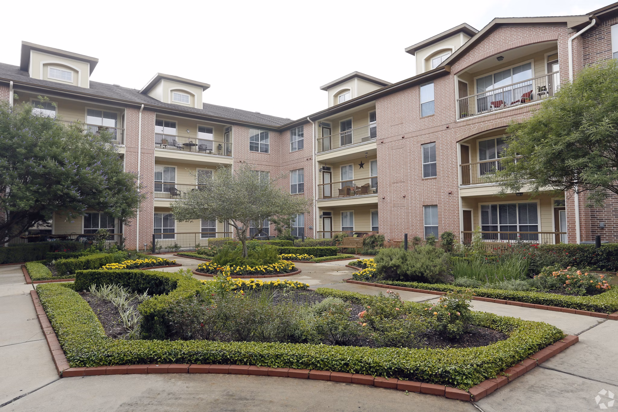 building/exterior at Elate Royal Oaks Apartments