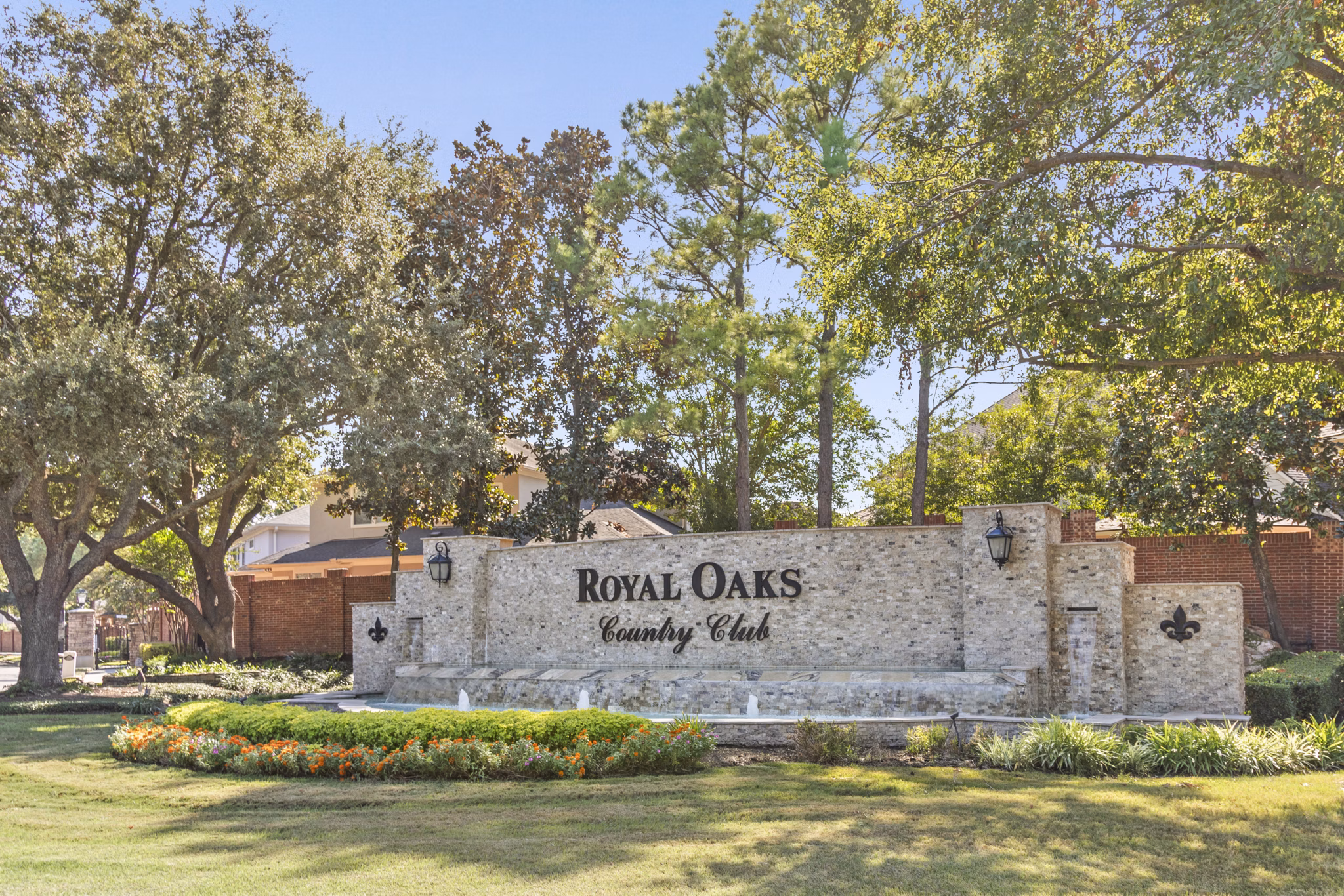 BUILDING at Elate Royal Oaks Apartments