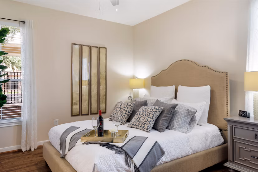 bedroom at Elate Royal Oaks Apartments