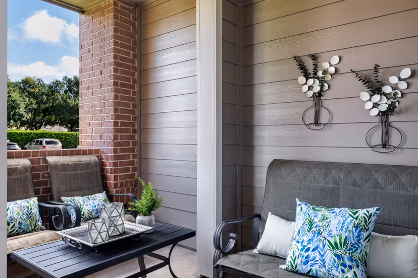 clubhouse at Elate Royal Oaks Apartments
