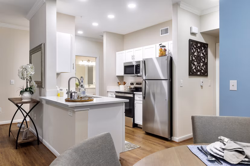 kitchen at Elate Royal Oaks Apartments