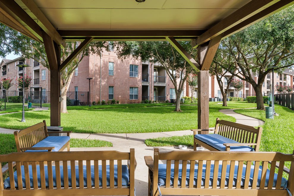 Grill area at Elate Royal Oaks (2 of 2)
