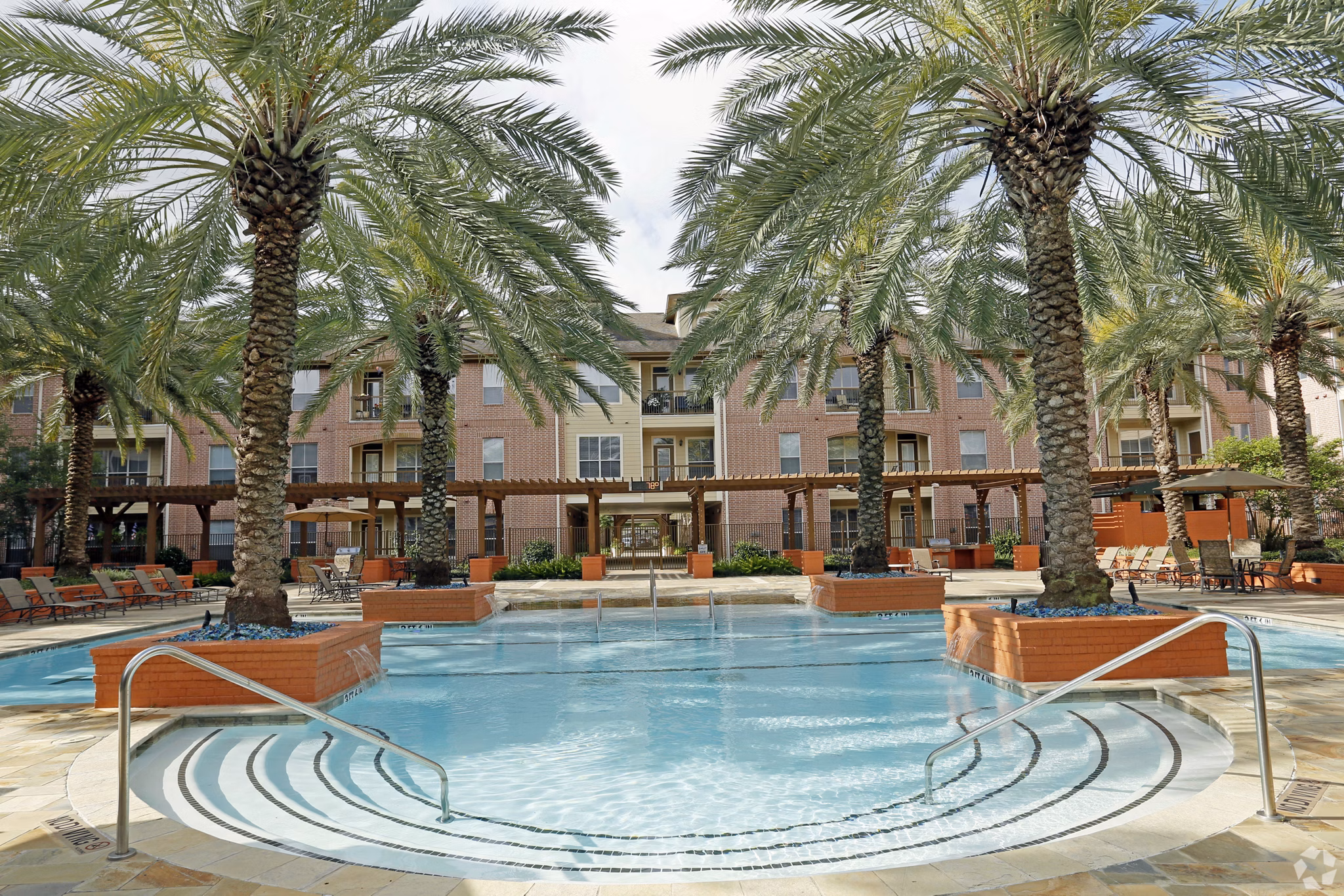 pool at Elate Royal Oaks Apartments