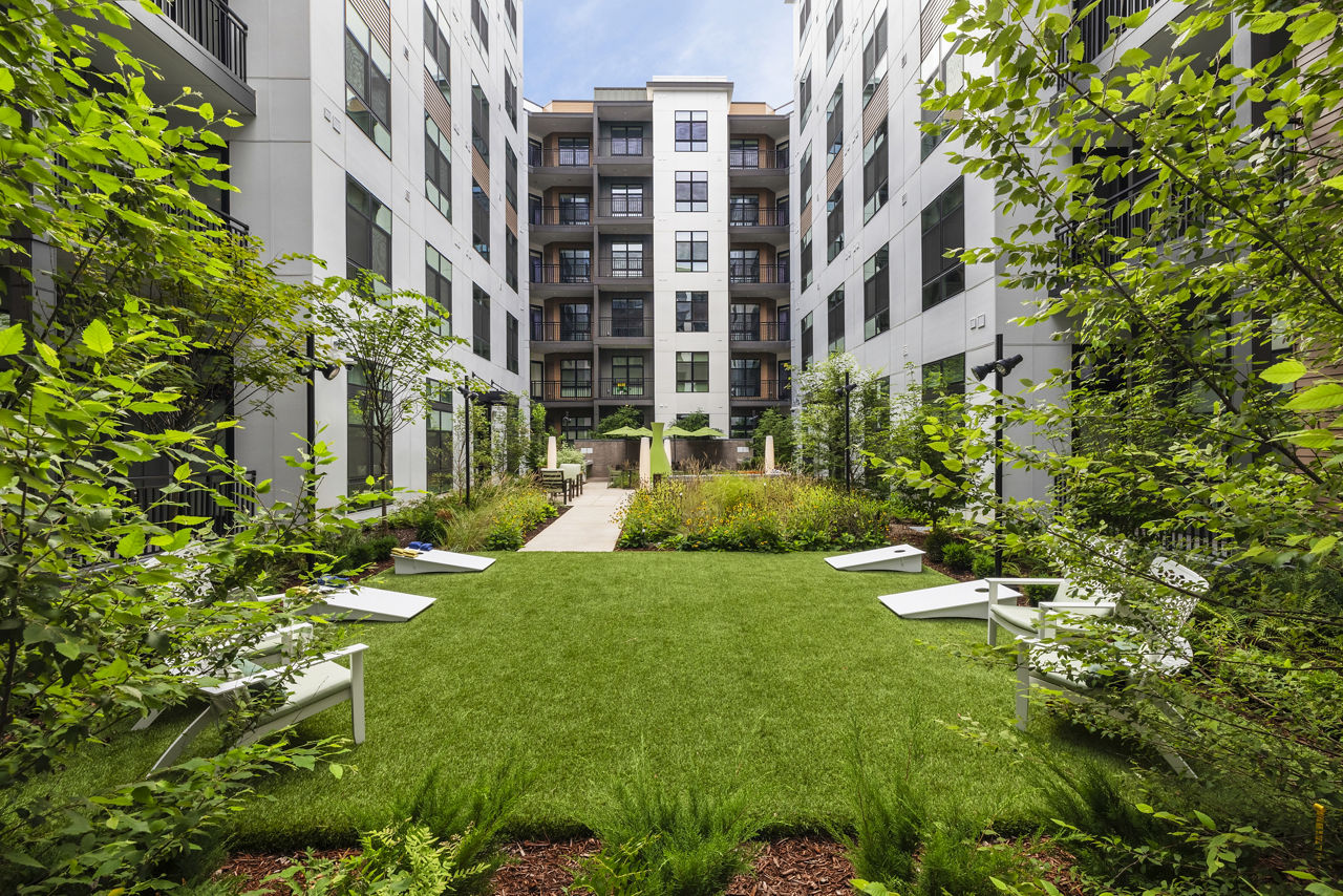 Courtyard at Aventon Moorefield