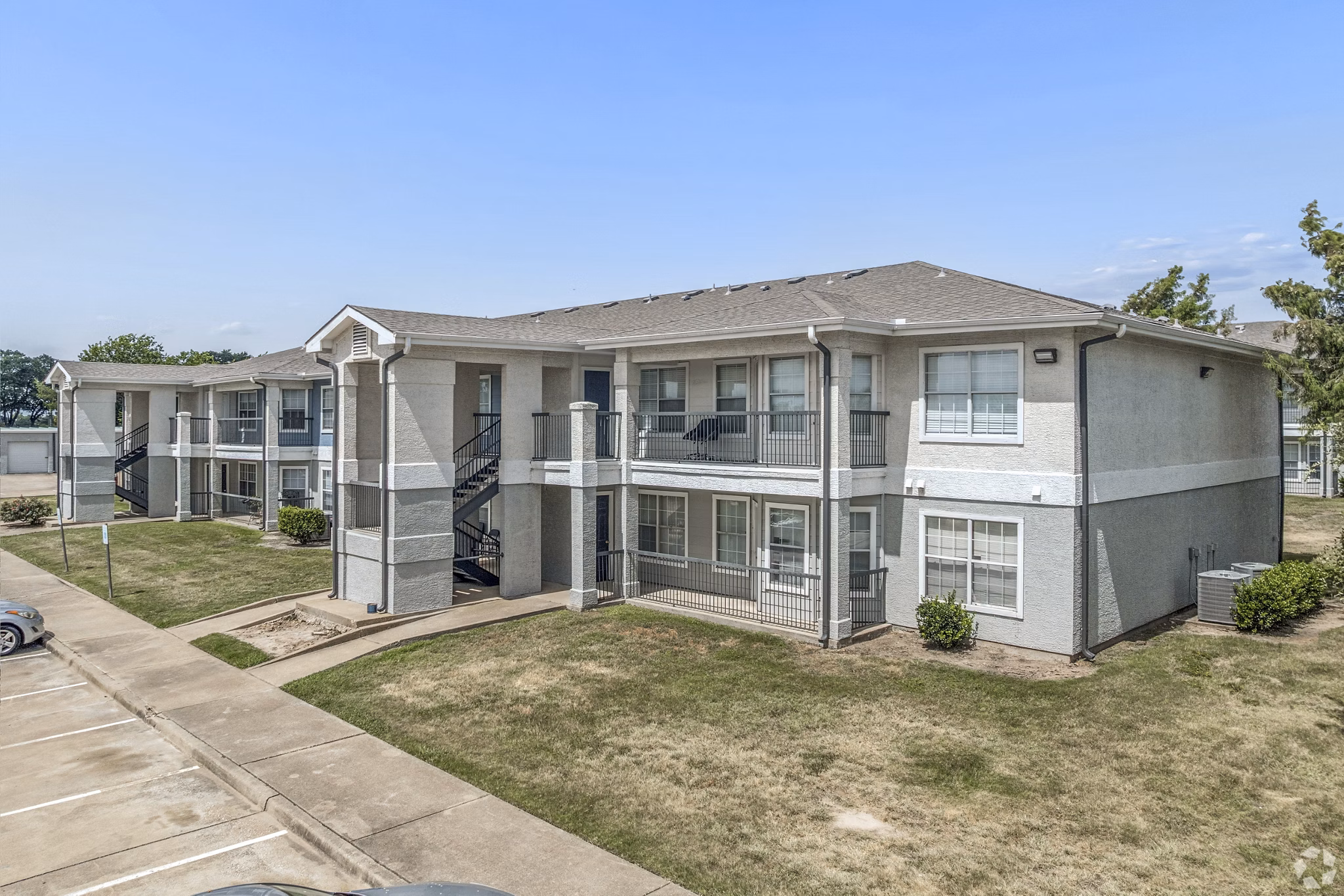 building at Fifteen12 Apartments