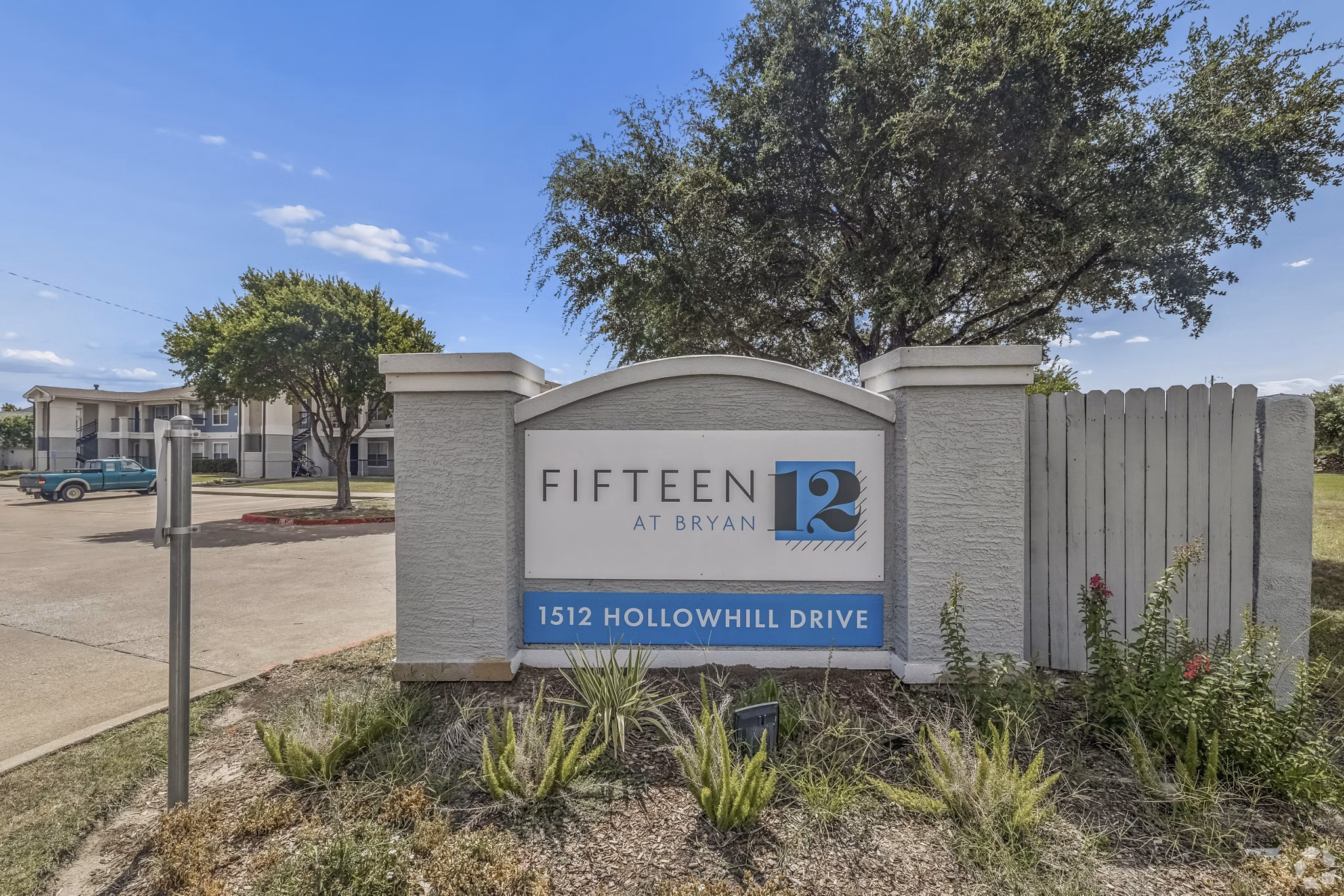 signage at Fifteen12 Apartments