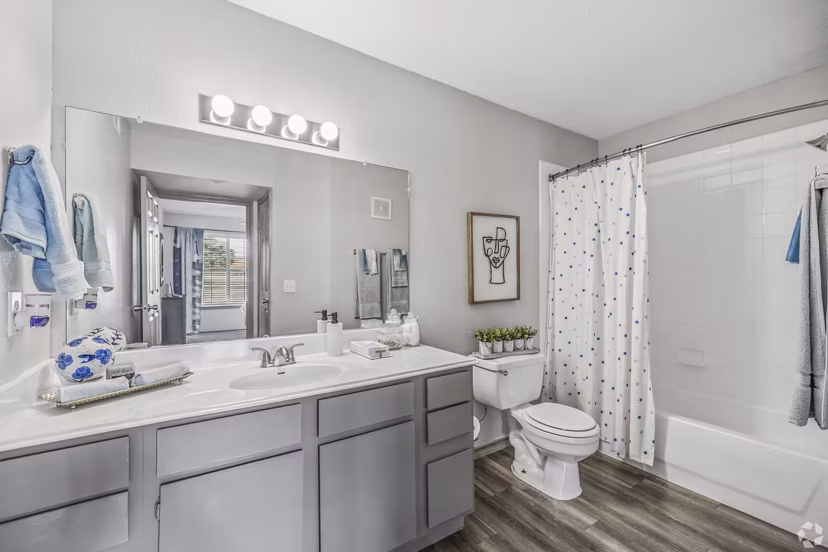 bathroom at Fifteen12 Apartments