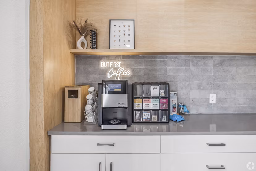 clubhouse at Fifteen12 Apartments