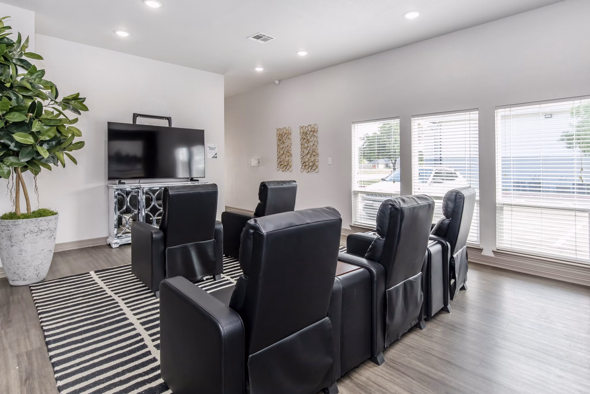clubhouse at Fifteen12 Apartments