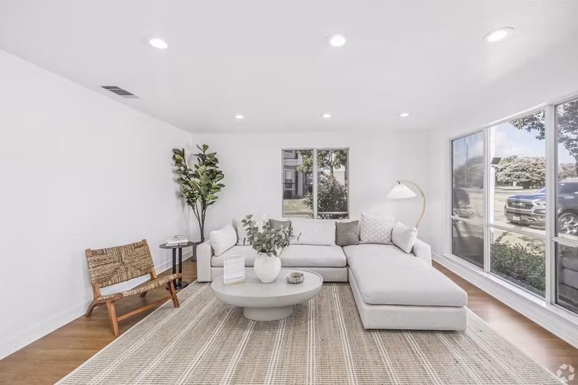living room at Fifteen12 Apartments