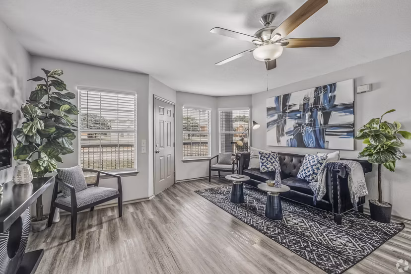 living room at Fifteen12 Apartments