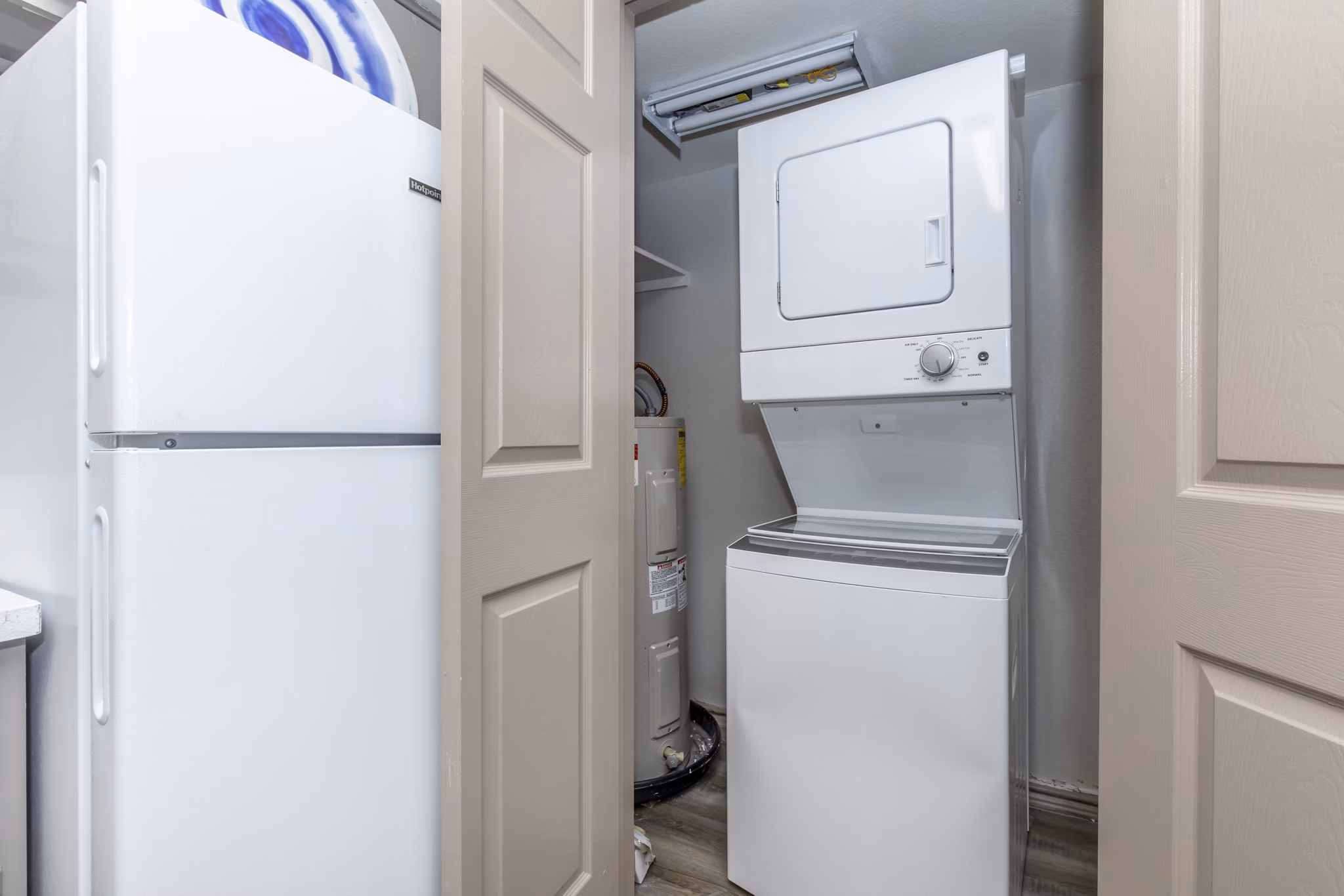 laundry room at Fifteen12 Apartments