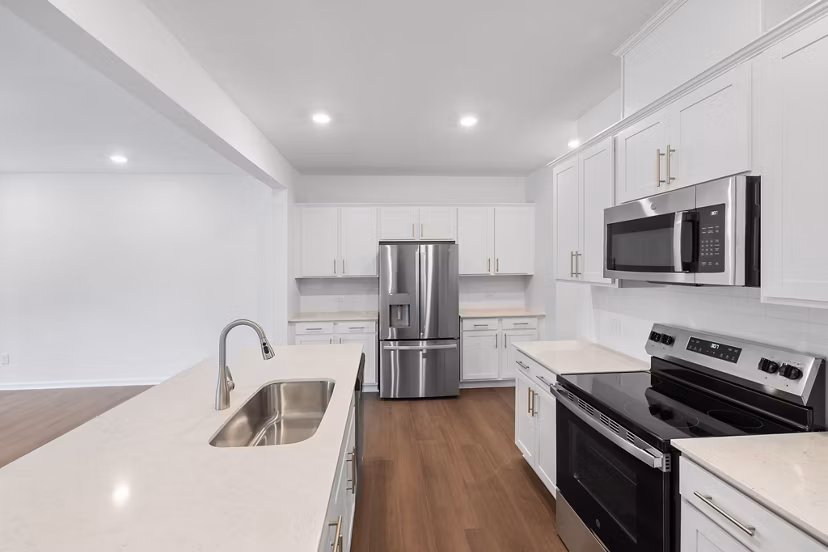 kitchen at Wallbrook Village Apartments